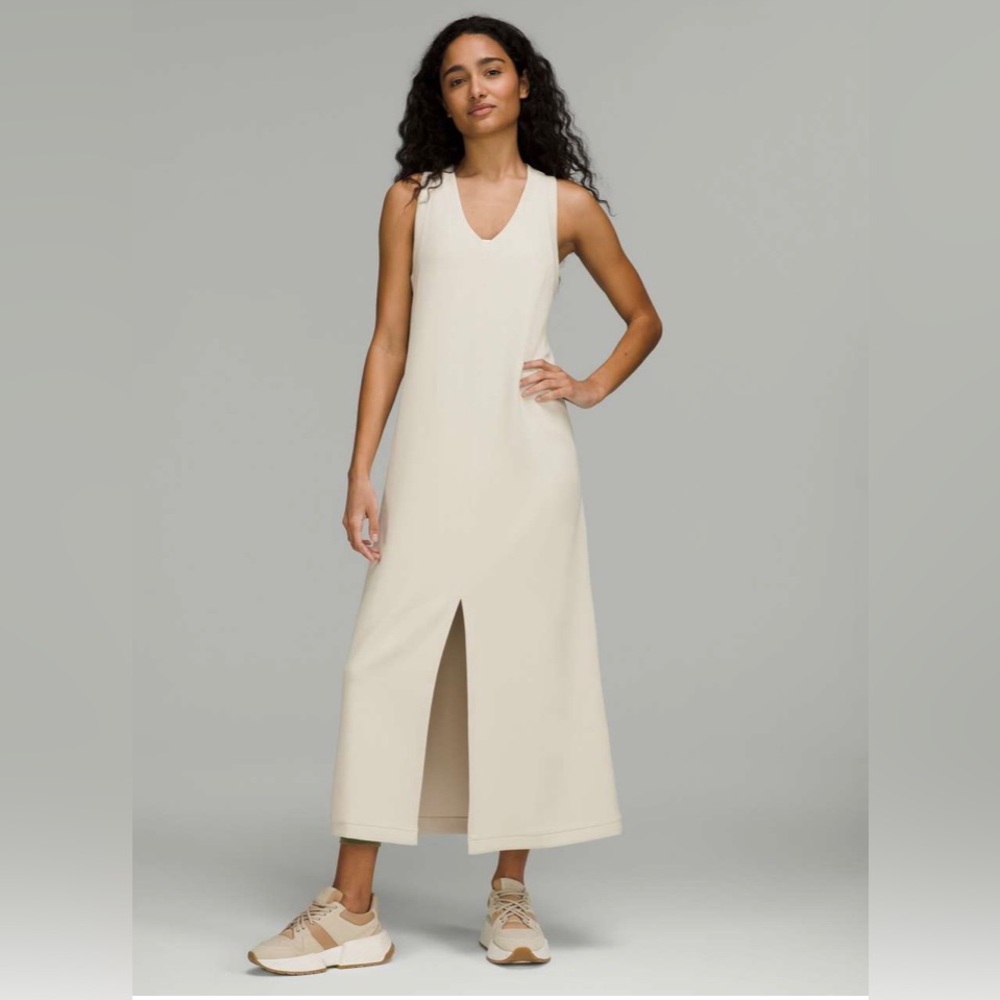Ease of it All V Neck midi dress size 6